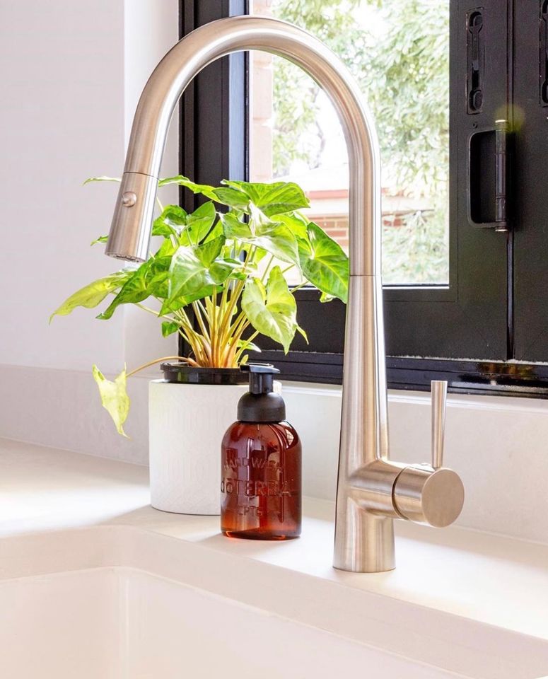 GREENS GALIANO PULLOUT SINK MIXER RANGE