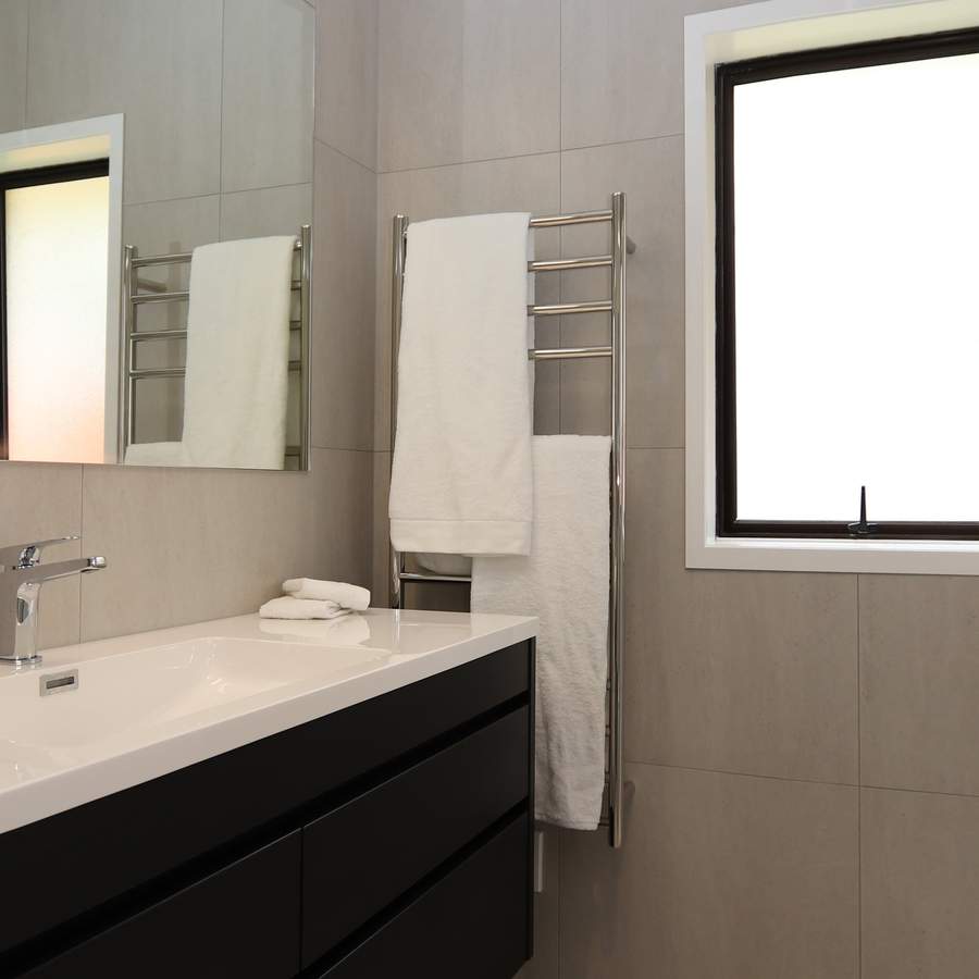 CODE ROUND HEATED TOWEL LADDERS 1200X500MM - 7 COLOURS