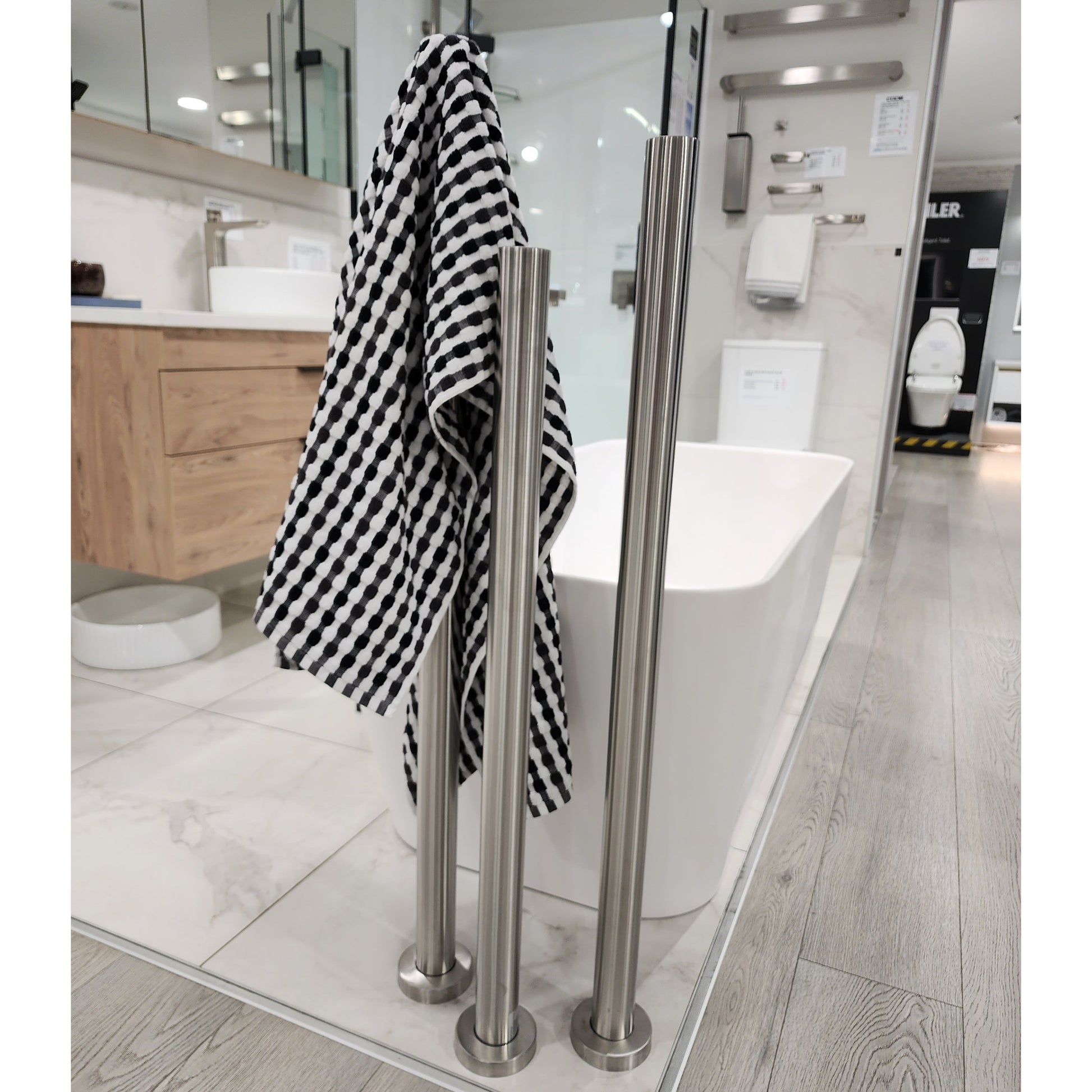CODE PURE FREESTANDING HEATED TOWEL RAIL 1000MM - 7 COLOURS