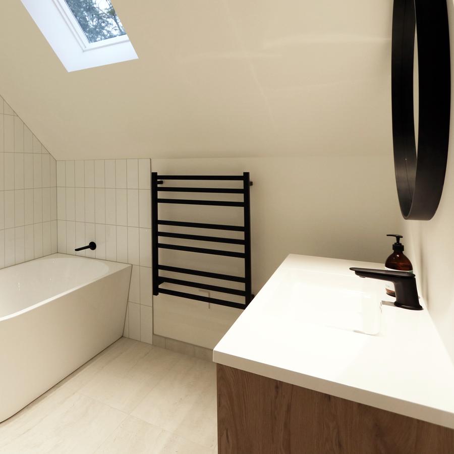 12VOLT CODE SQUARE HEATED TOWEL LADDERS 900X650MM RANGE