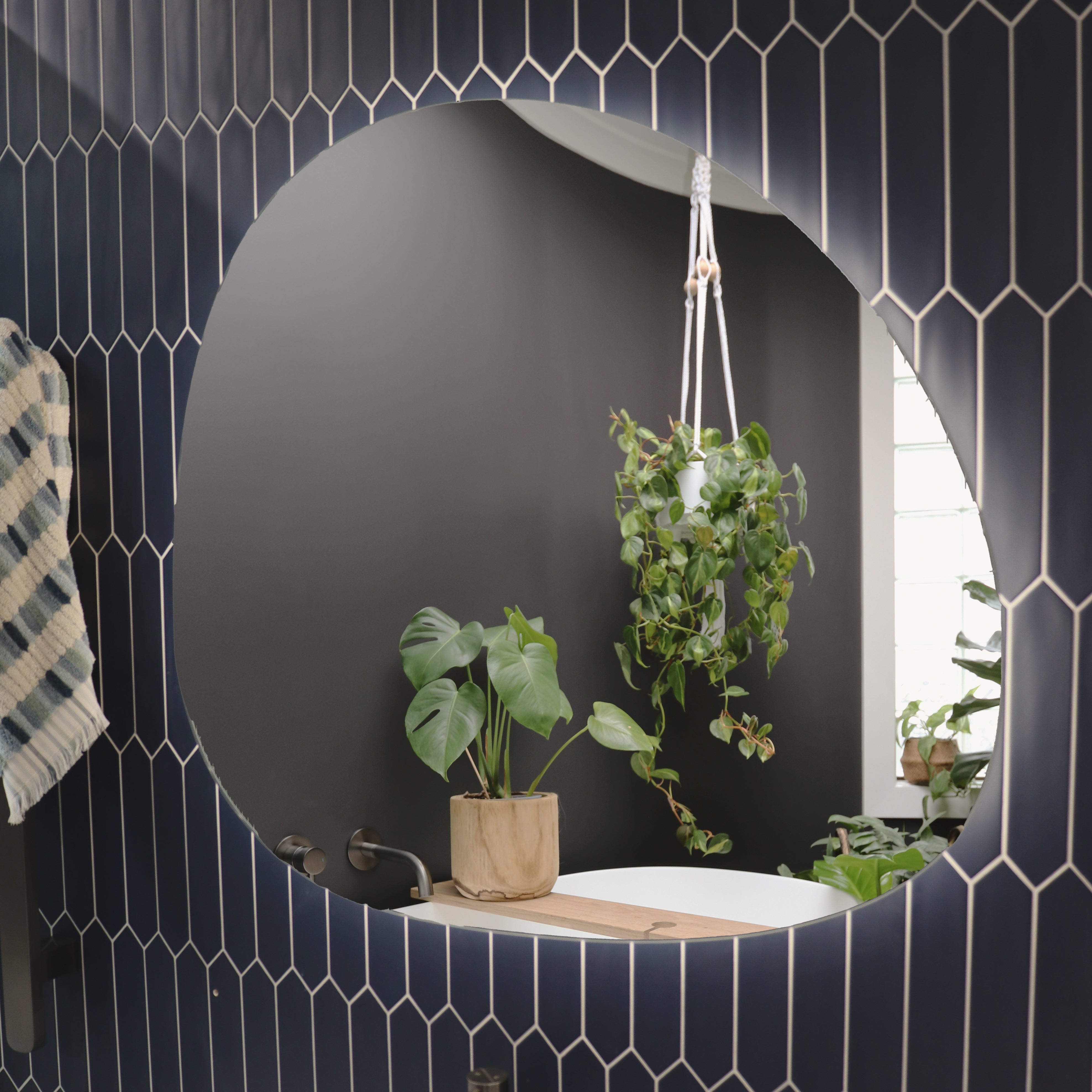 CODE EURO POND 900 LED MIRROR