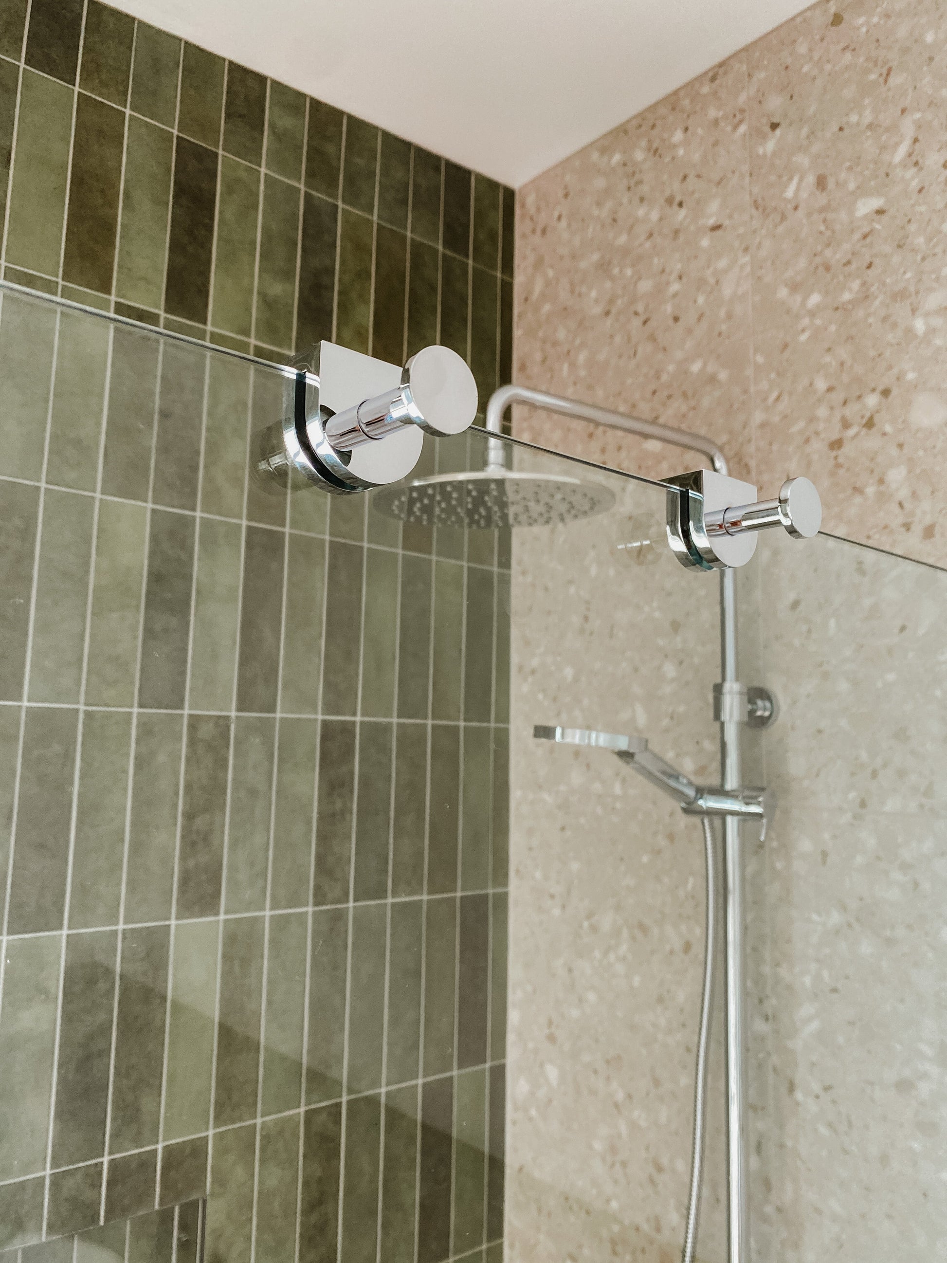 CODE VERSA SHOWER SCREEN HOOKS - 8 COLOURS