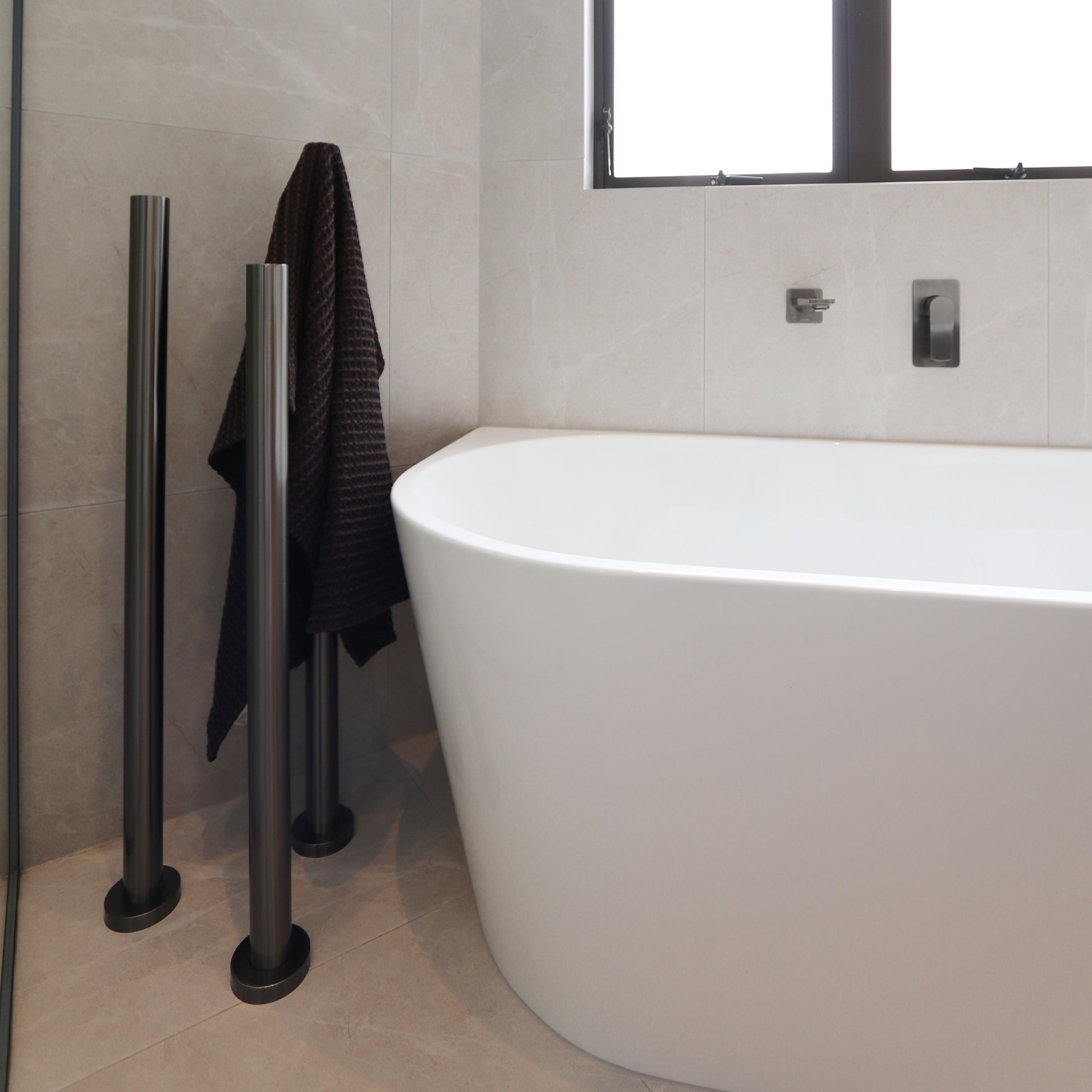 CODE PURE FREESTANDING HEATED TOWEL RAIL 1000MM - 7 COLOURS