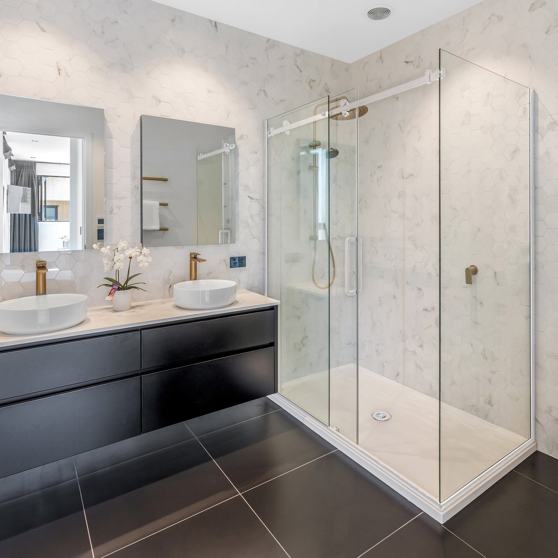 ELITE LUXURY 2 SIDED TILED CENTRE WASTE FRAMELESS SLIDING SHOWER KIT - 2 COLOURS