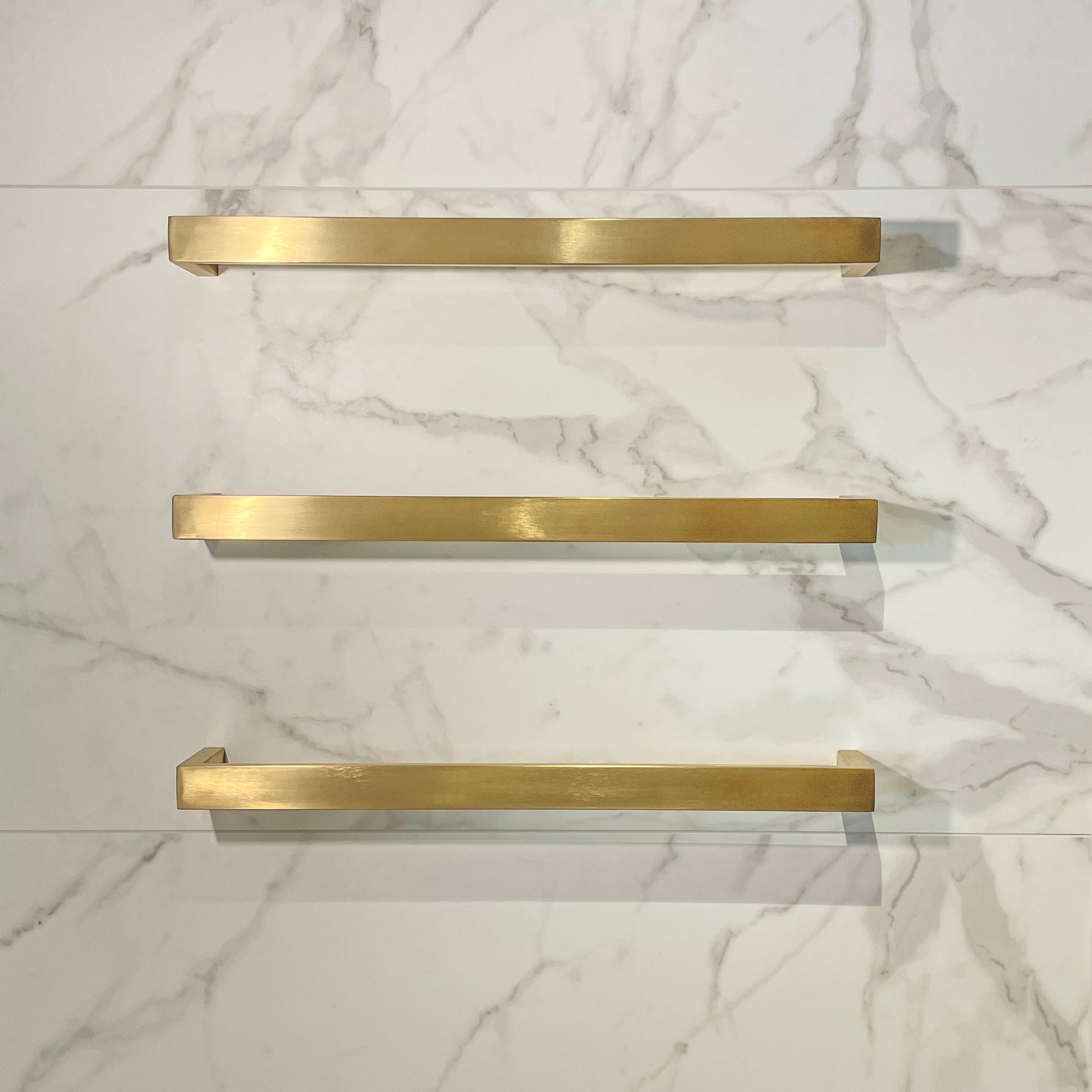CODE MONTANA HEATED TOWEL RAIL 820MM - 4 COLOURS
