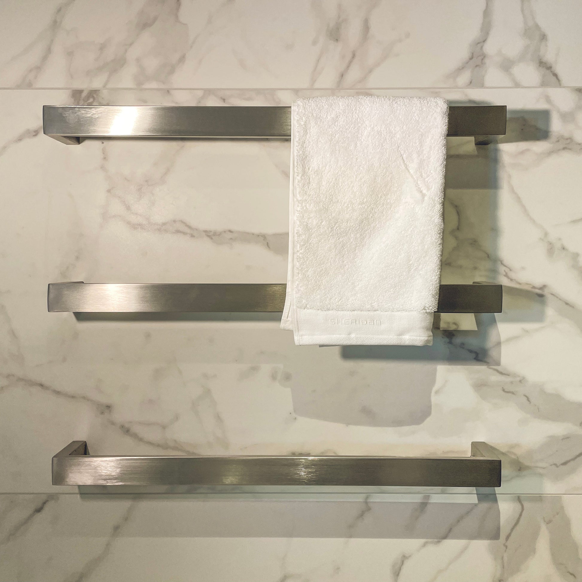 CODE MONTANA HEATED TOWEL RAIL 820MM - 4 COLOURS