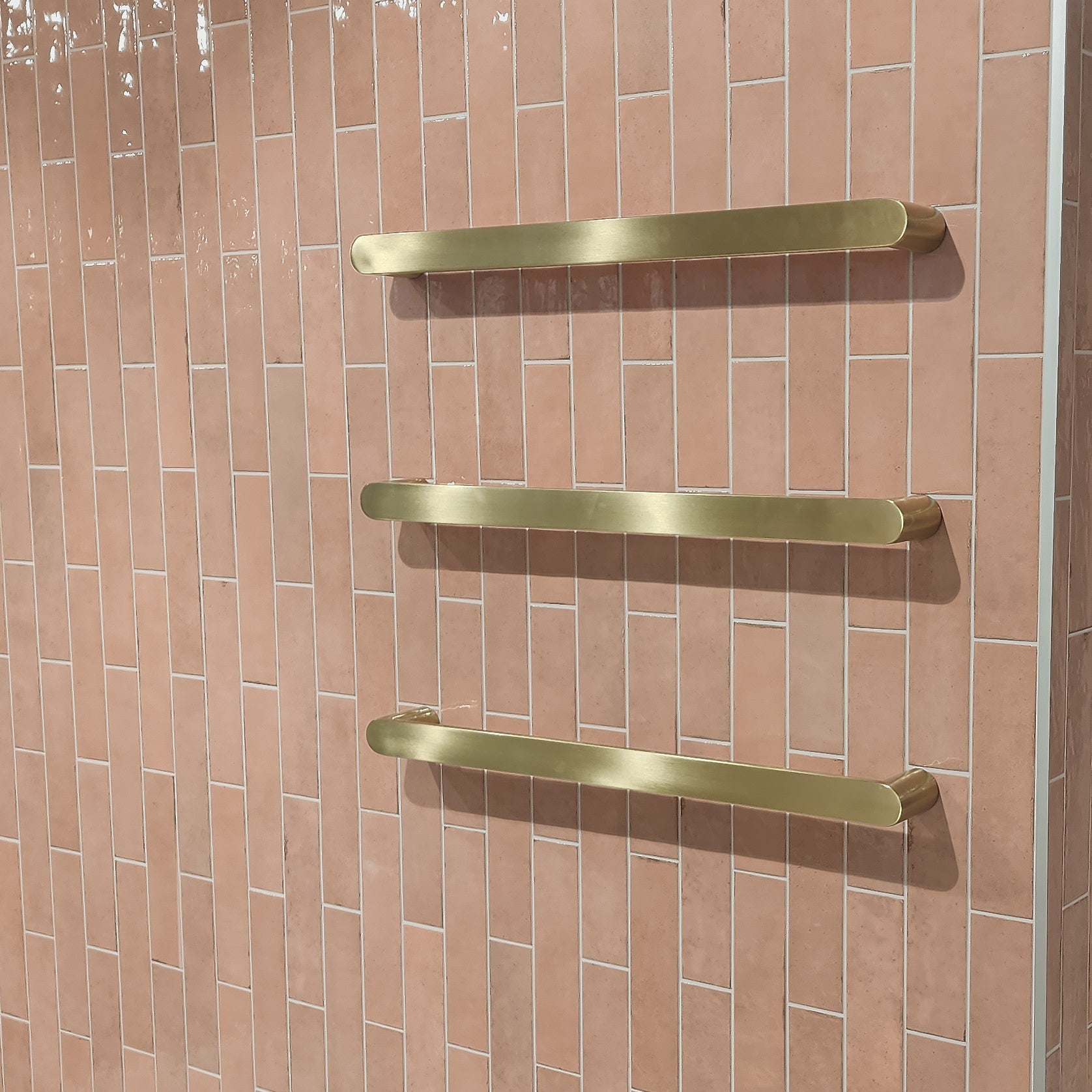 CODE FLOW 640 HEATED TOWEL RAIL RANGE