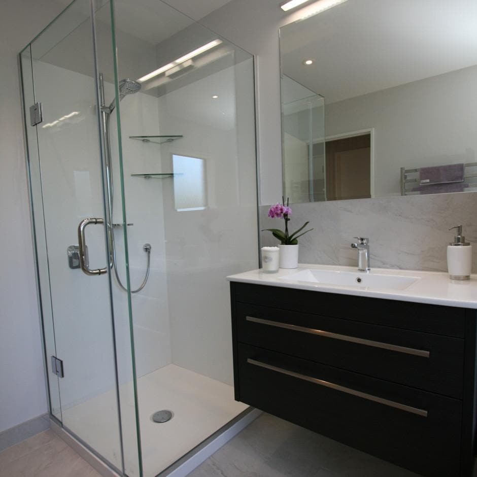 FRAMELESS GLASS SHOWER - 2 SIDED