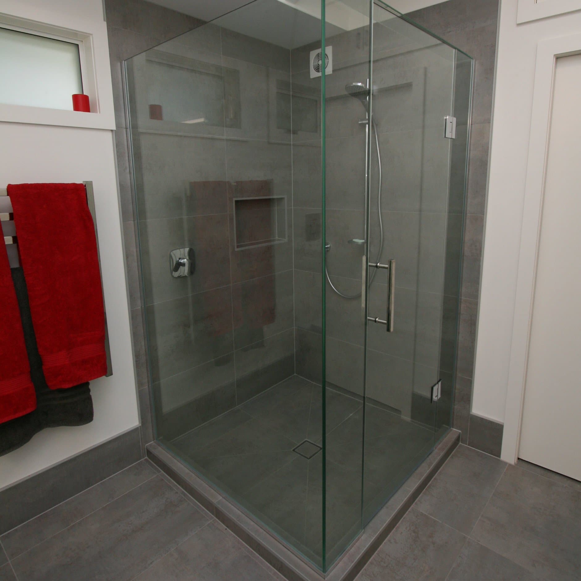 FRAMELESS GLASS SHOWER - 2 SIDED