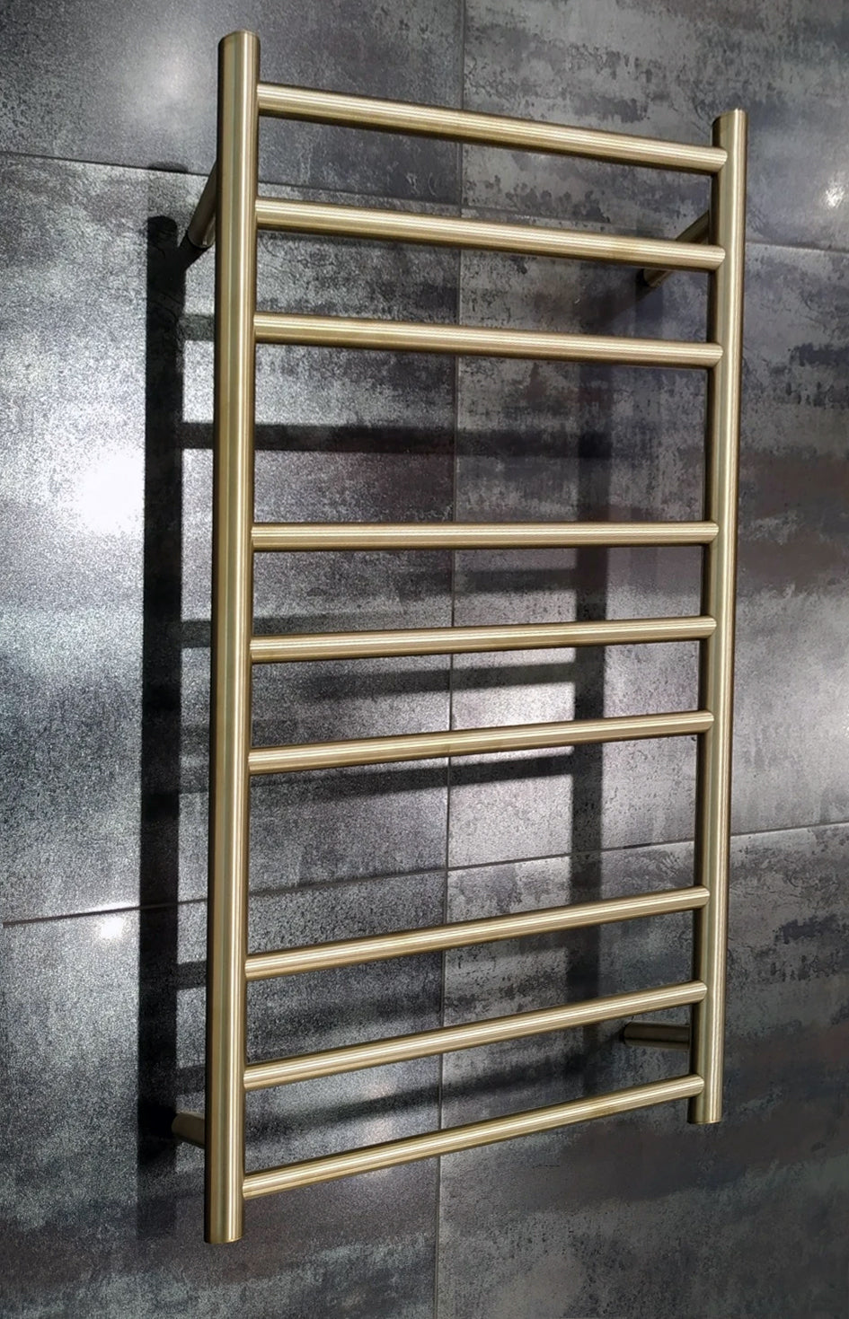 CODE ROUND HEATED TOWEL LADDERS 900X500MM - 7 COLOURS